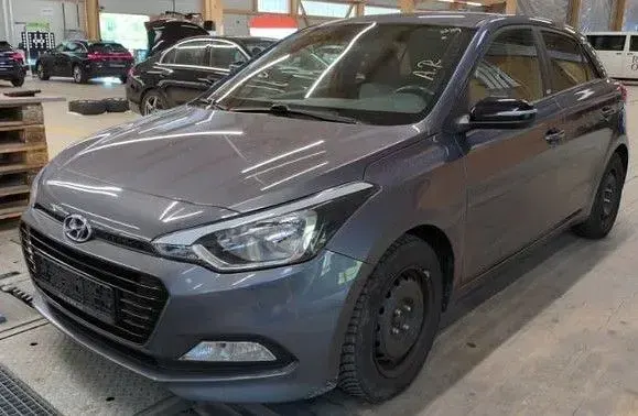 Gebraucht Hyundai i20 Passion 84 PS (61 kW) 2018 Violet Limousine