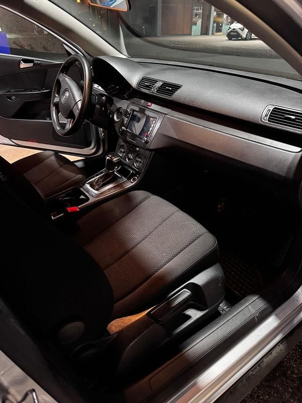 Gebraucht VW Passat 140 PS (102 kW) 2008 Silber Limousine