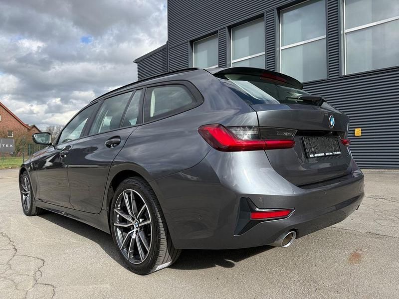 Gebraucht BMW 320 Advantage 190 PS (139 kW) 2021 Mineralgrau metallic Kombi