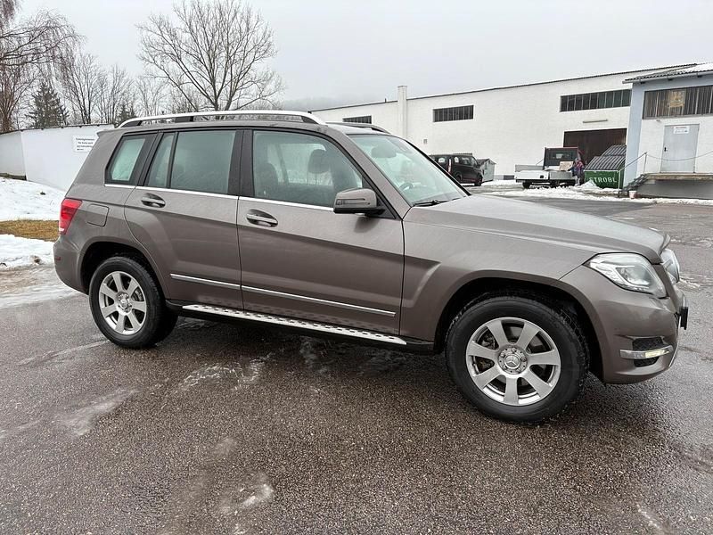 Gebraucht Mercedes GLK350 265 PS (194 kW) 2013 Braun SUV