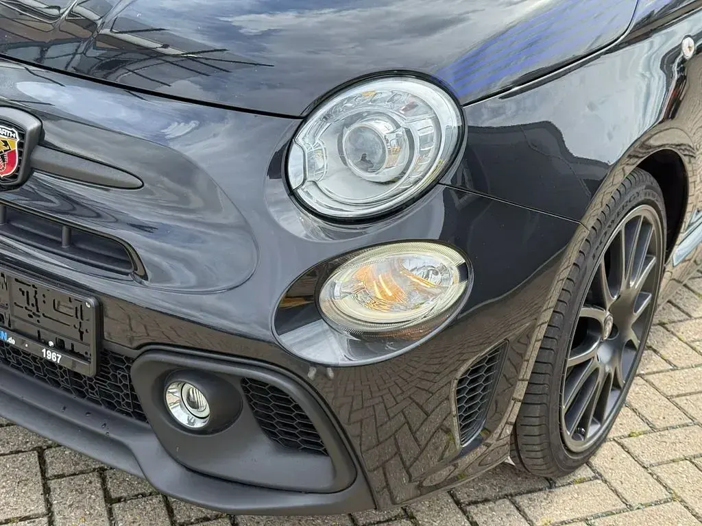 Gebraucht Abarth 595 165 PS (121 kW) 2021 Negro scorpione (metallic) Kleinwagen