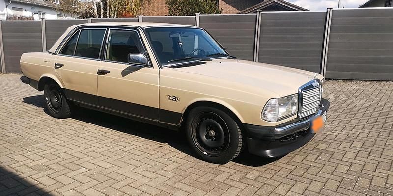 Gebraucht Mercedes E230 136 PS (100 kW) 1983 Beige Limousine