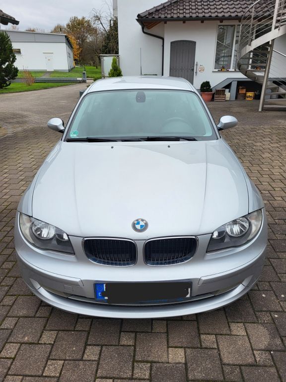 Gebraucht BMW 116 122 PS (89 kW) 2009 Silber Kleinwagen