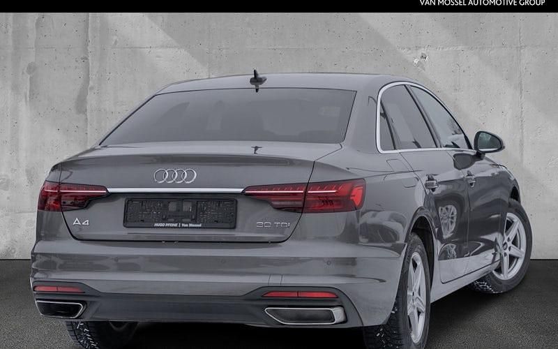 Gebraucht Audi A4 Sport 136 PS (100 kW) 2021 Grau Limousine