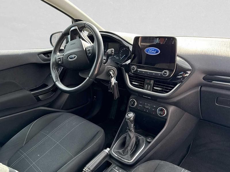 Gebraucht Ford Fiesta Trend+ 140 PS (102 kW) 2011 Weiß Kleinwagen