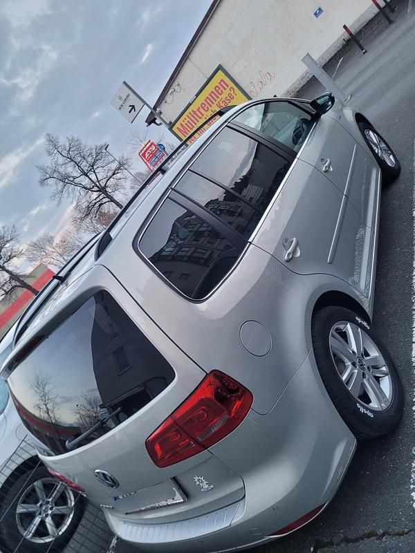 Gebraucht VW Touran Match 105 PS (77 kW) 2013 Beige Van / Kleinbus