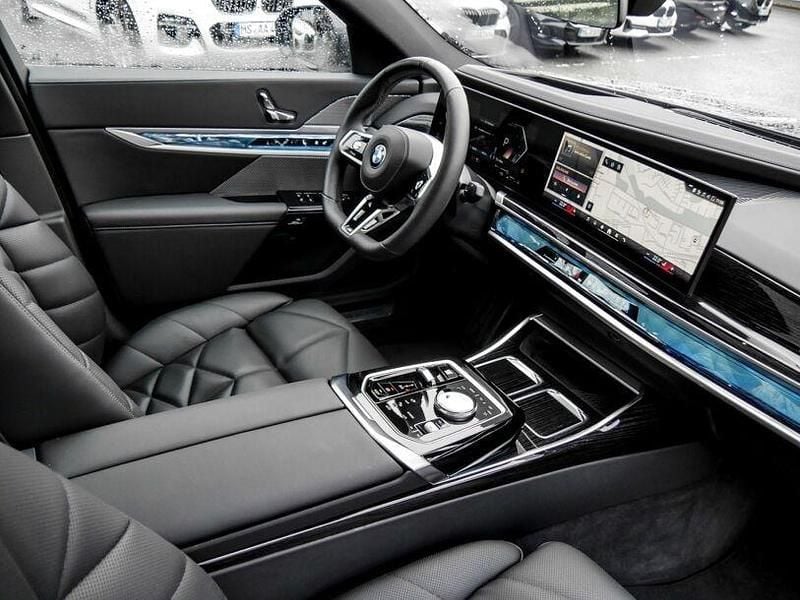 Gebraucht BMW 740 M Sport 299 PS (219 kW) 2025 Grau Limousine