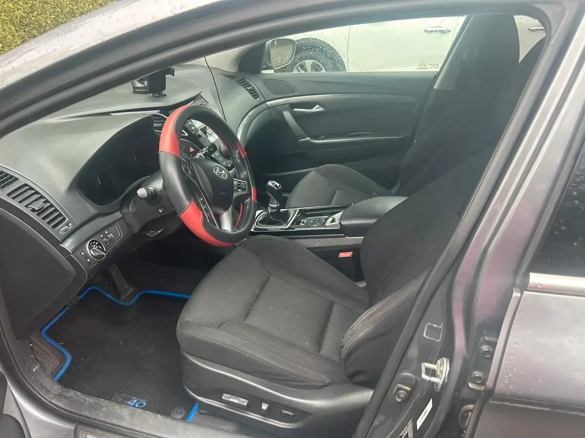Gebraucht Hyundai i40 136 PS (100 kW) 2012 Grau Kombi
