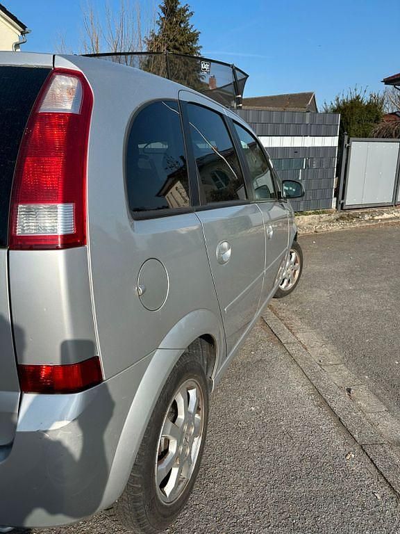 Gebraucht Opel Meriva 101 PS (74 kW) 2006 Silber Van / Kleinbus
