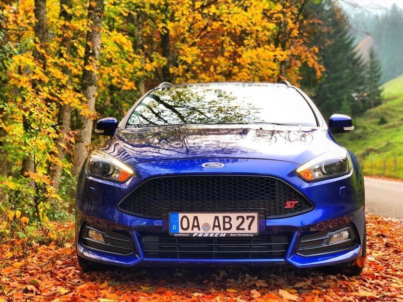 Blau Gebraucht 2016 Ford Focus Sport Kombi | 13.800 € (Guter Preis) - Bild 1/4