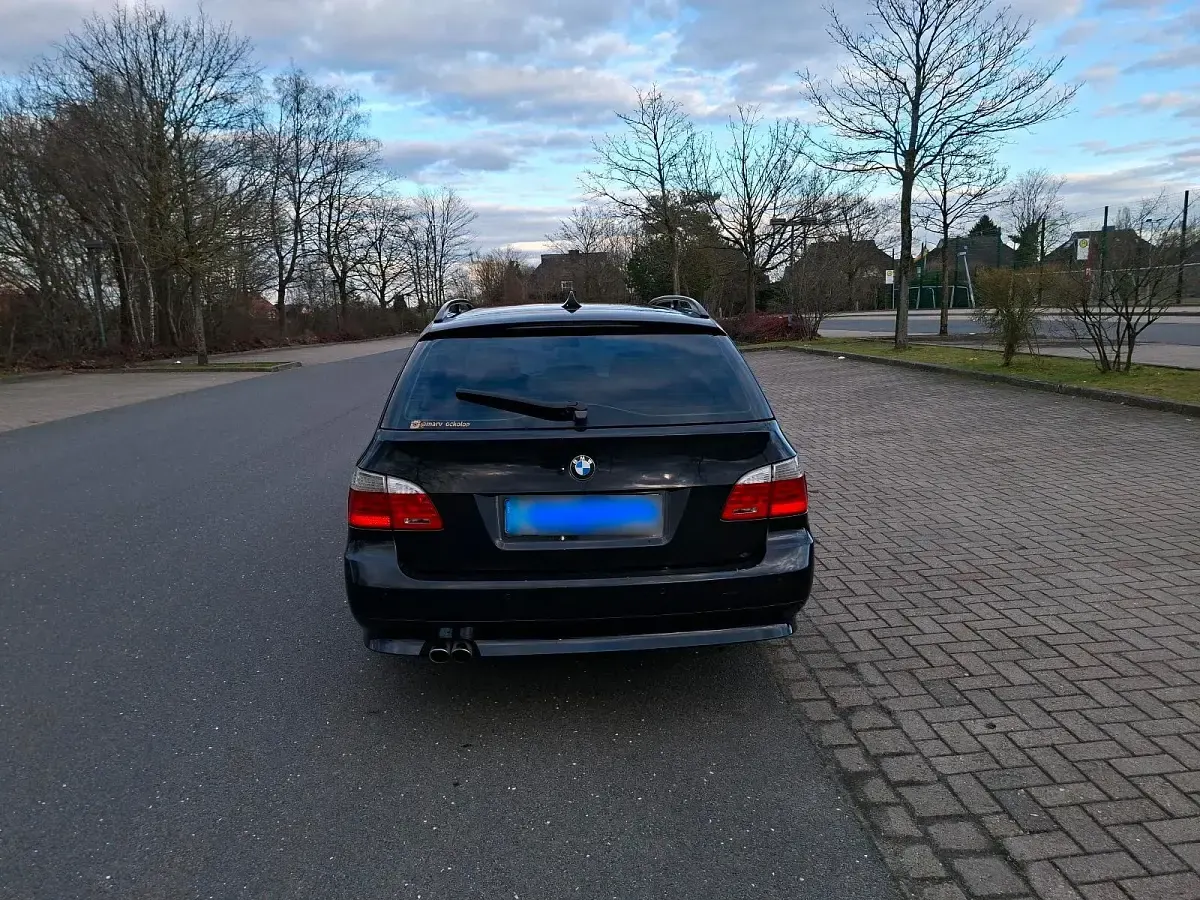 Gebraucht BMW 525 197 PS (144 kW) 2008 Schwarz Kombi