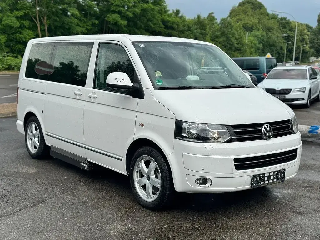 Gebraucht VW Caravelle 179 PS (131 kW) 2011 Weiß Van