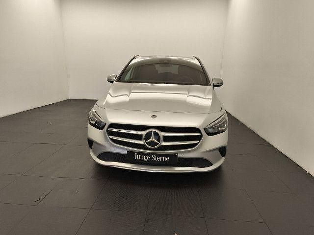 Iridiumsilber metallic Gebraucht 2022 Mercedes B200 Progressive Van / Kleinbus | 26.480 € (Guter Preis) - Bild 1/4