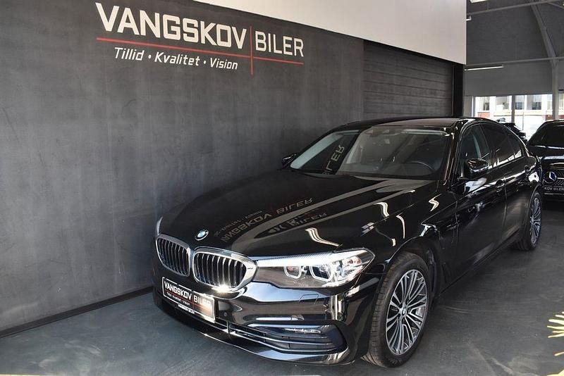 Schwarz Gebraucht 2019 BMW 530e Sport Line SUV | 27.608 € (Superpreis) - Bild 1/4