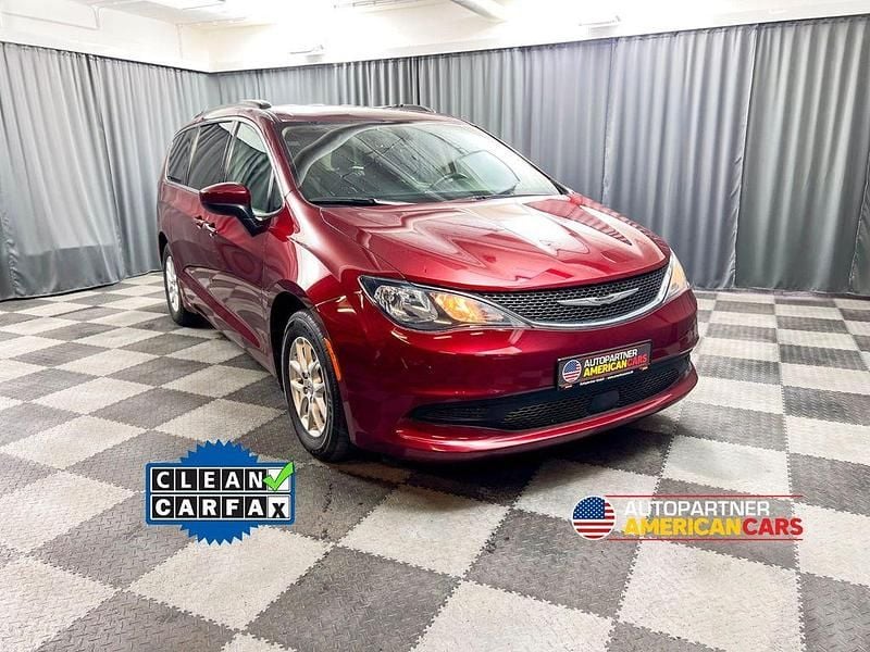 Gebraucht Chrysler Voyager 286 PS (210 kW) 2021 Rot Van / Kleinbus