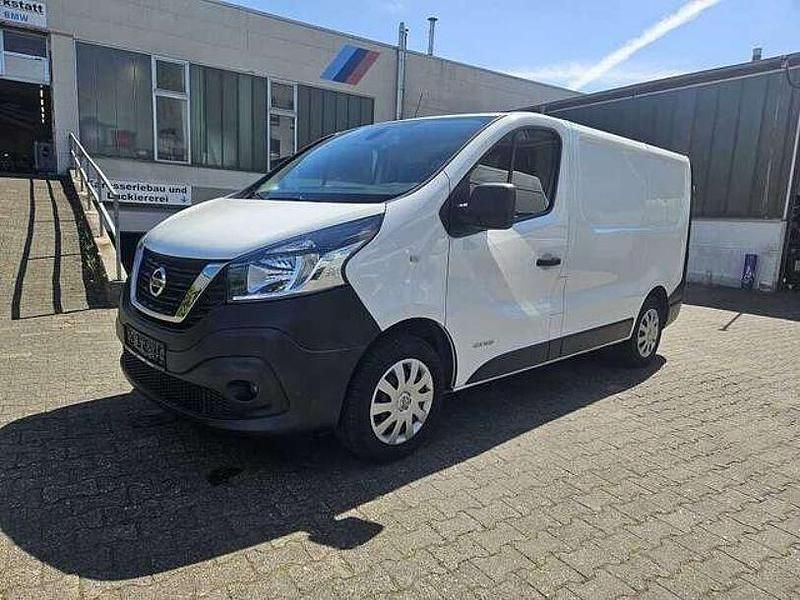 Weiss Gebraucht 2017 Nissan NV300 Van | 13.490 € (Superpreis) - Bild 1/4