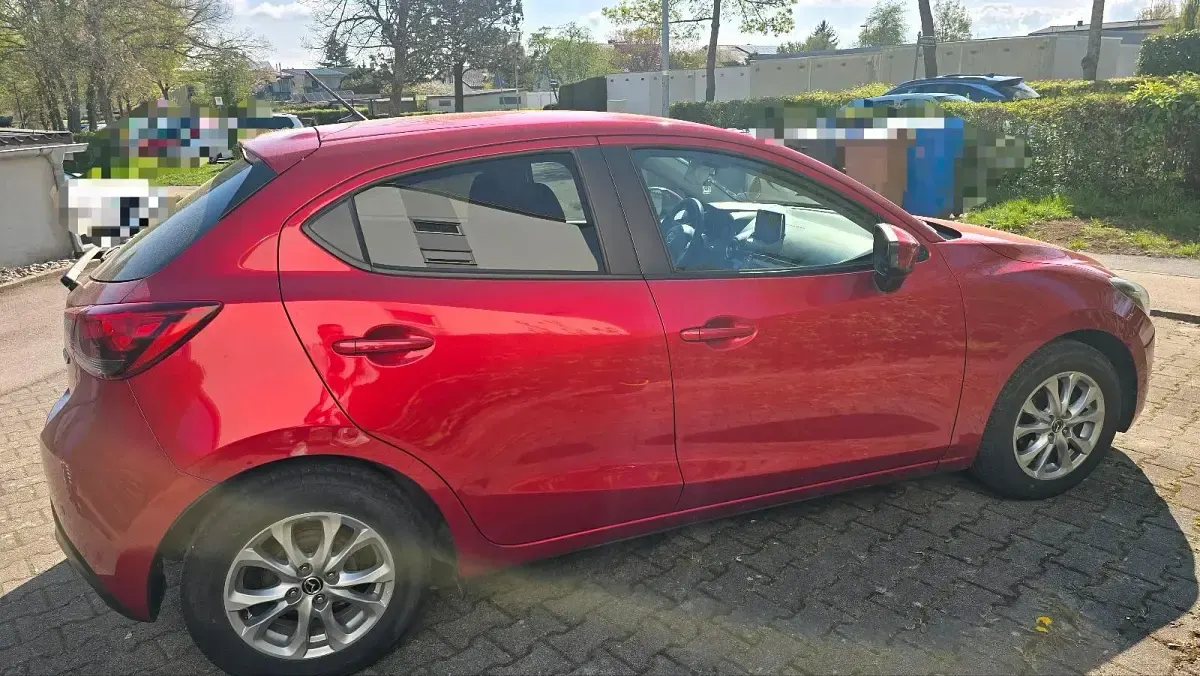 Gebraucht Mazda 2 Exclusive-Line 90 PS (66 kW) 2016 Rot Kleinwagen