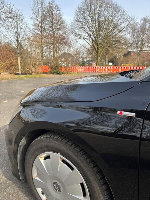 Gebraucht Audi A3 Edition .1 116 PS (85 kW) 2022 Schwarz Limousine