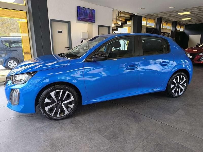 Second-hand Peugeot 208 Active 75 CP (55 kW) 2024 Albastru Hatchback