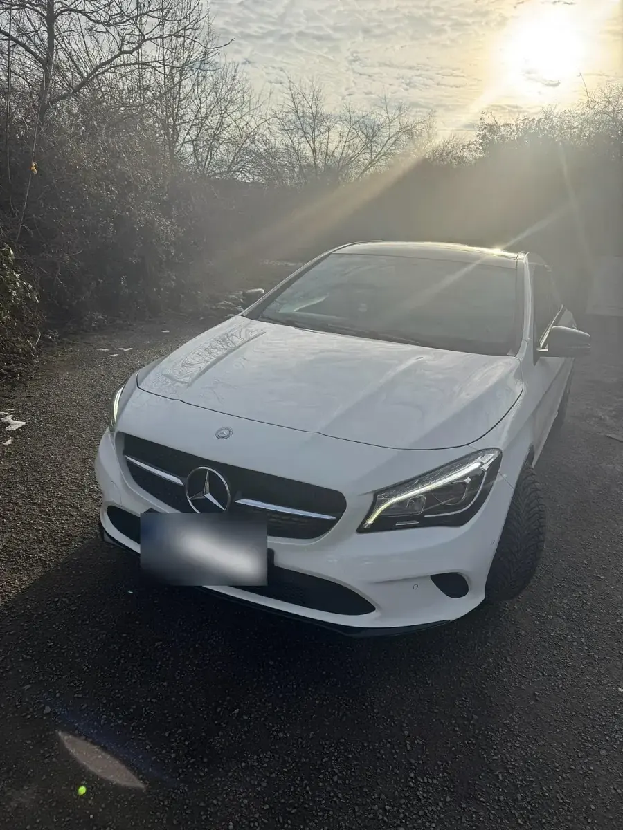 Gebraucht Mercedes CLA220 177 PS (130 kW) 2016 Weiß Limousine