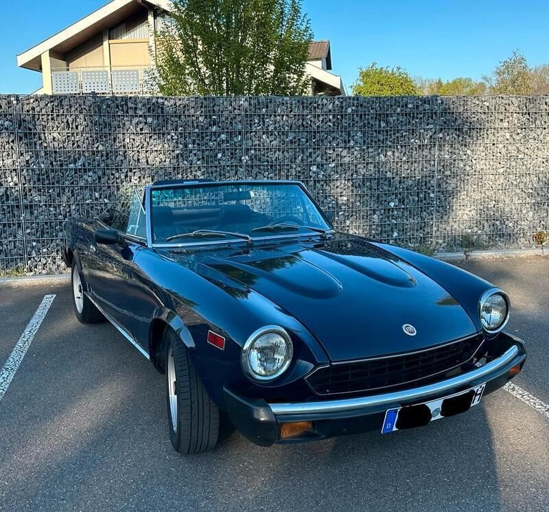 Blau Gebraucht 1981 Fiat 124 Cabrio | 12.900 € - Bild 1/4