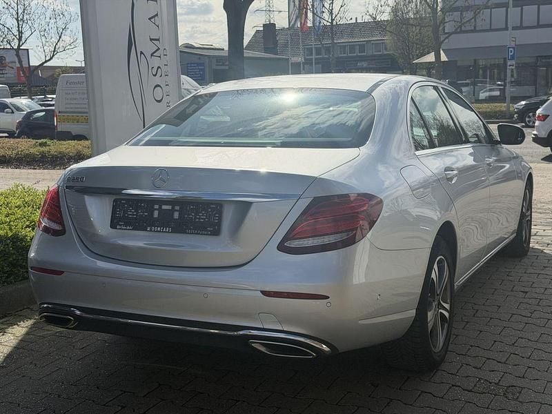 Gebraucht Mercedes E250 Avantgarde 211 PS (155 kW) 2018 Iridiumsilber  metalliclack Limousine