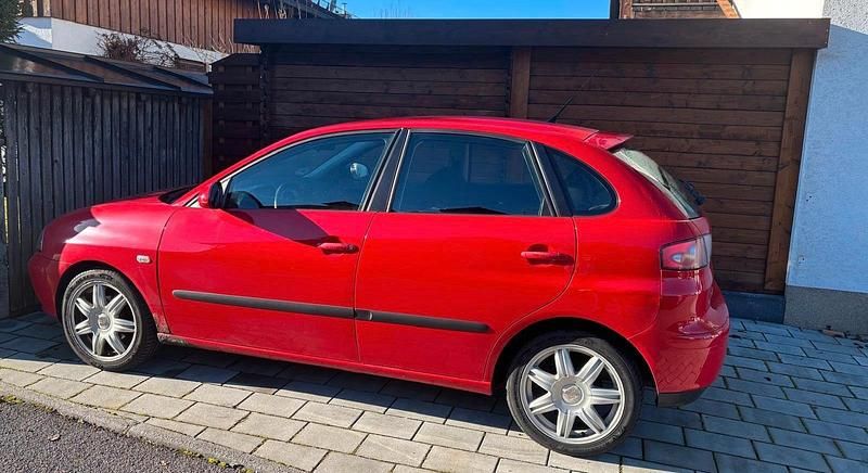 Rot Gebraucht 2005 Seat Ibiza Kleinwagen | 1.500 € (Fairer Preis) - Bild 1/4