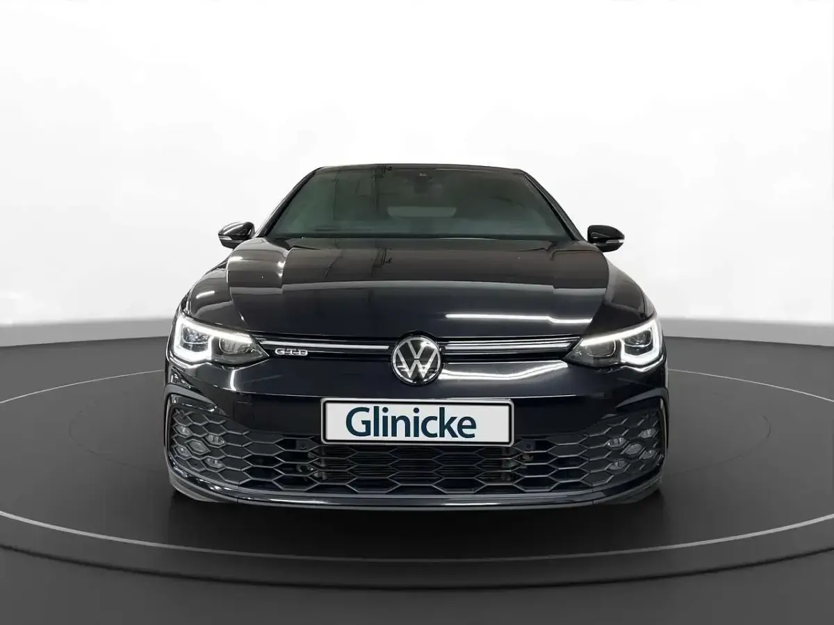 Second-hand VW Golf VIII GTD 200 CP (147 kW) 2023 Negru Berlinǎ