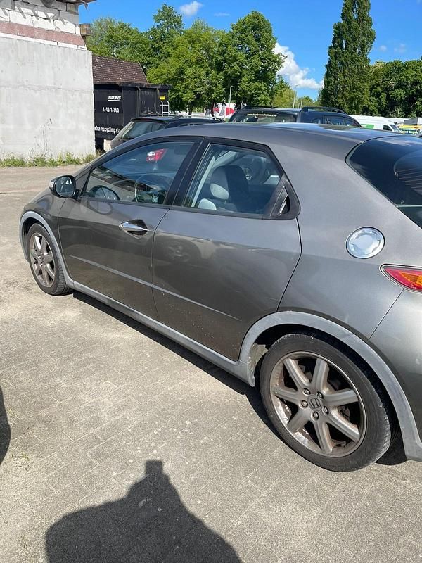 Gebraucht Honda Civic 140 PS (102 kW) 2008 Grau Limousine