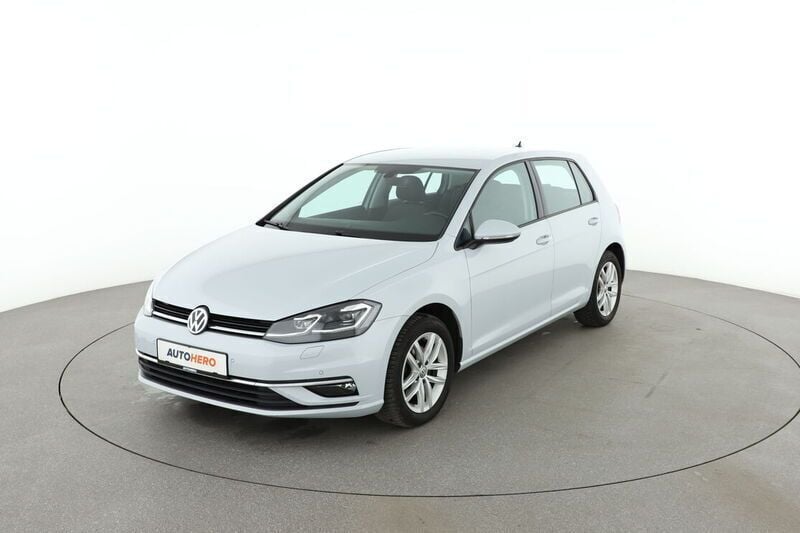 Grau Gebraucht 2017 VW Golf VII Comfortline Limousine | 14.860 € (Guter Preis) - Bild 1/4