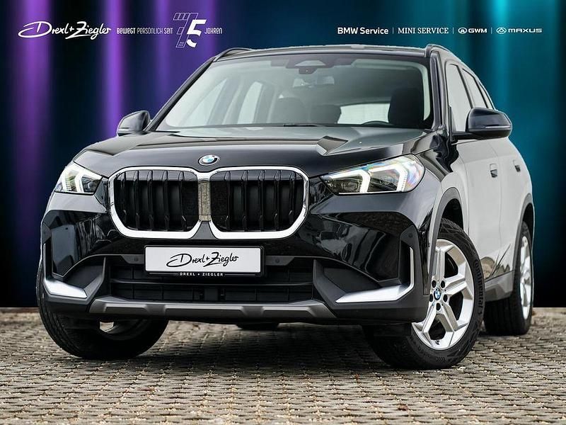 Saphirschwarz metallic Gebraucht 2025 BMW X1 Shadowline SUV | 36.990 € (Superpreis) - Bild 1/4