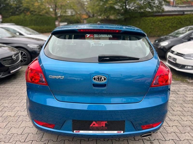 Gebraucht Kia ProCeed 90 PS (66 kW) 2010 Byte blue Kleinwagen