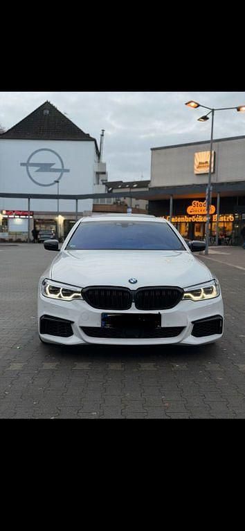 Weiß Gebraucht 2017 BMW M550 Performance Limousine | 22.900 € (Guter Preis) - Bild 1/4