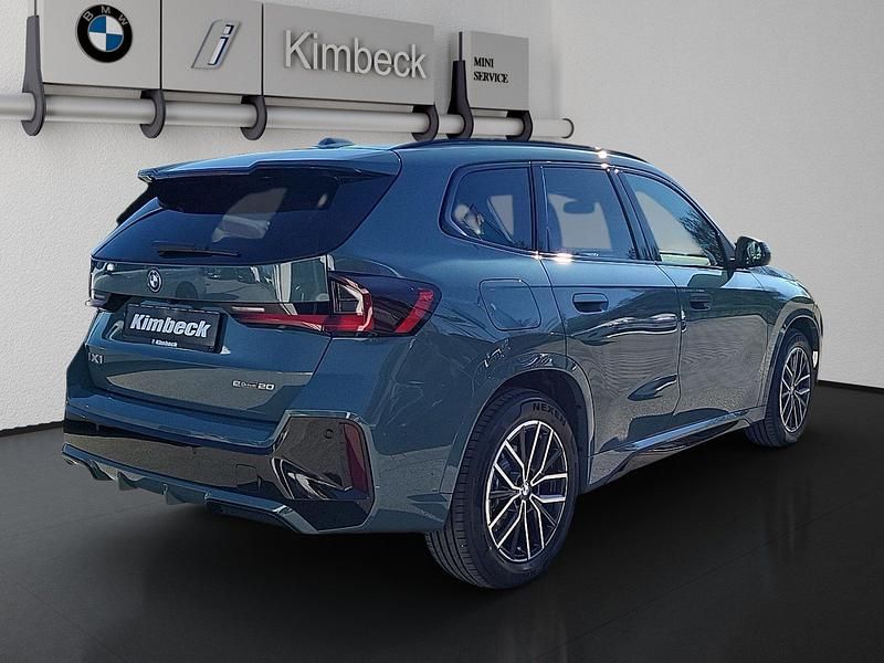 Neu BMW iX1 M Sport 203 kW (277 PS) 2026 Cape york grün SUV