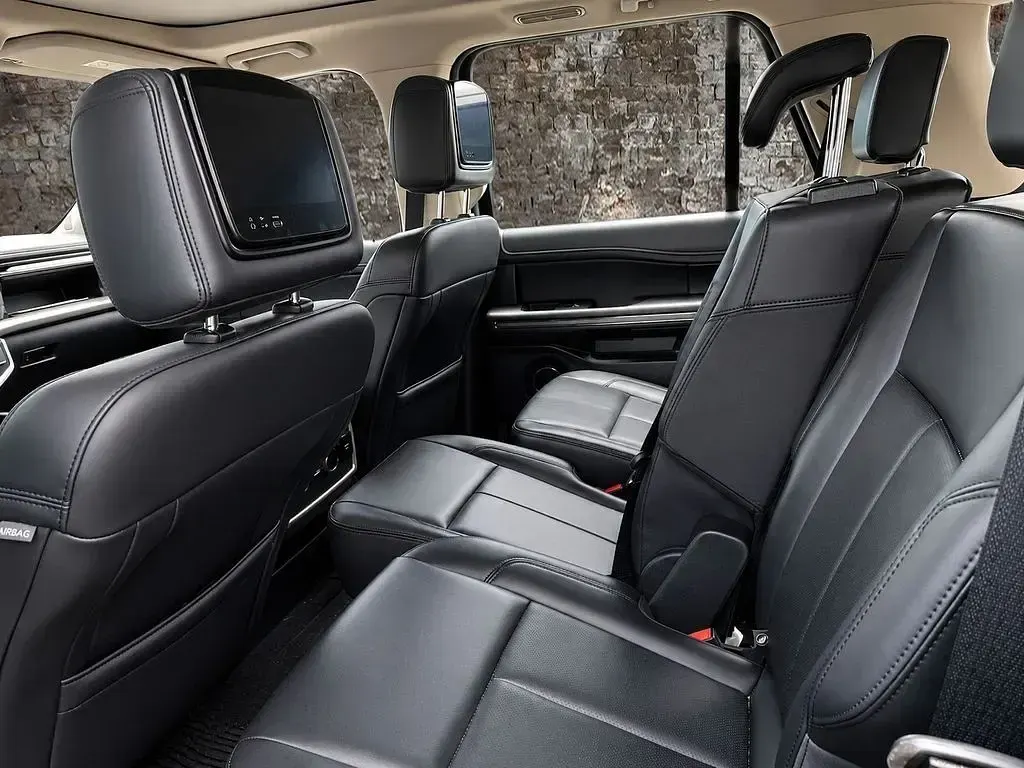 Gebraucht Lincoln Navigator 400 PS (294 kW) 2023 Schwarz SUV