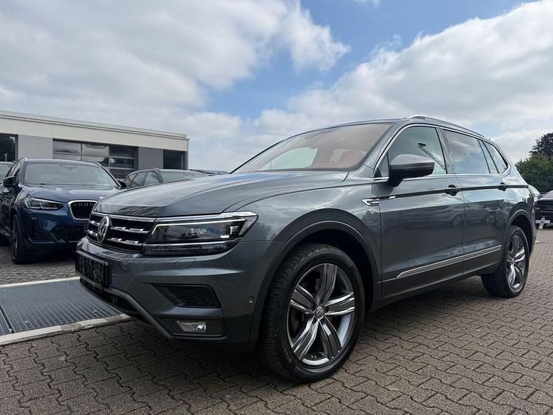 Grau Gebraucht 2020 VW Tiguan Allspace Comfortline SUV | 27.990 € (Guter Preis) - Bild 1/4
