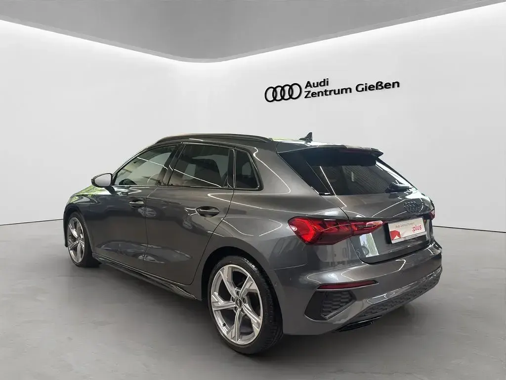 Gebraucht Audi A3 Ambiente 116 PS (85 kW) 2021 Daytonagrau perleffekt Limousine
