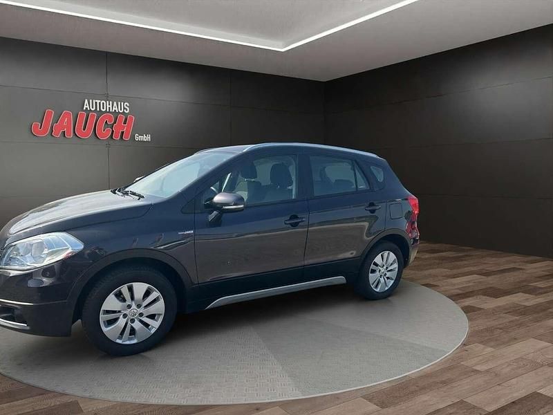 Grau Gebraucht 2015 Suzuki SX4 S-Cross Comfort SUV | 11.490 € (Etwas zu teuer) - Bild 1/4