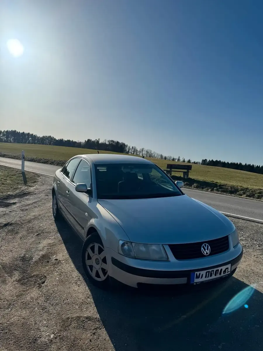 Usata VW Passat 101 CV (74 kW) 1999 Argento Berlina
