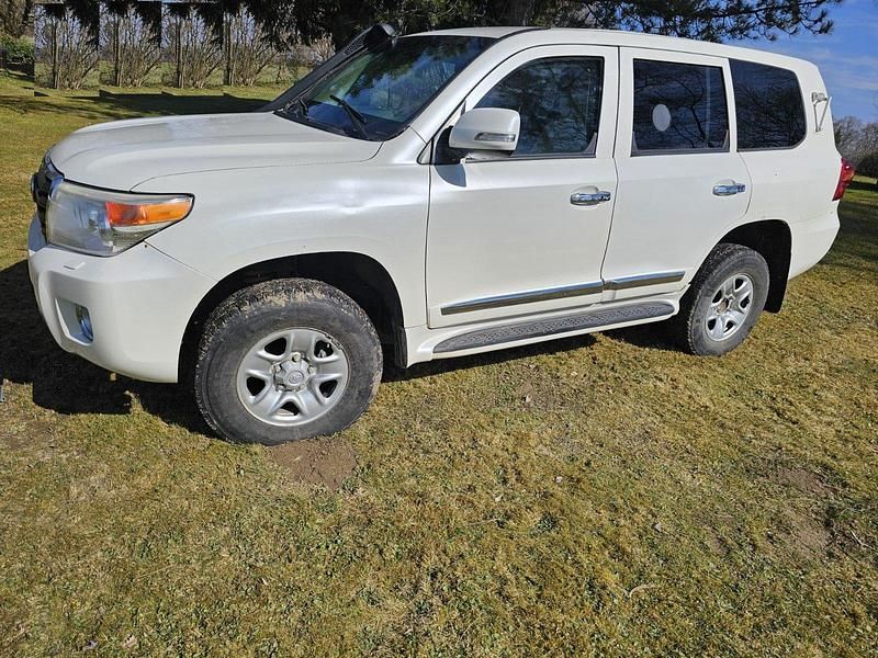 Gebraucht Toyota Land Cruiser 272 PS (200 kW) 2014 Weiß Limousine