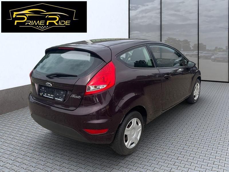 Gebraucht Ford Fiesta Trend 82 PS (60 kW) 2011 Rot Kleinwagen