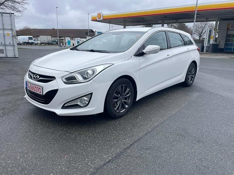 Gebraucht Hyundai i40 136 PS (100 kW) 2012 Weiß Kombi