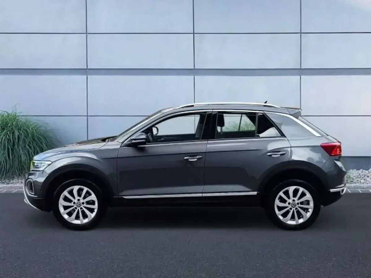 Gebraucht VW T-Roc Style 150 PS (110 kW) 2024 Indiumgrau metallic SUV