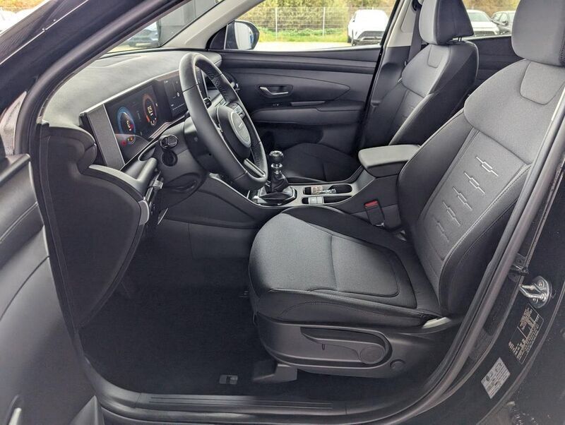 Grau Neu 2025 Hyundai Tucson GO! SUV | 29.989 € (Superpreis) - Bild 1/4