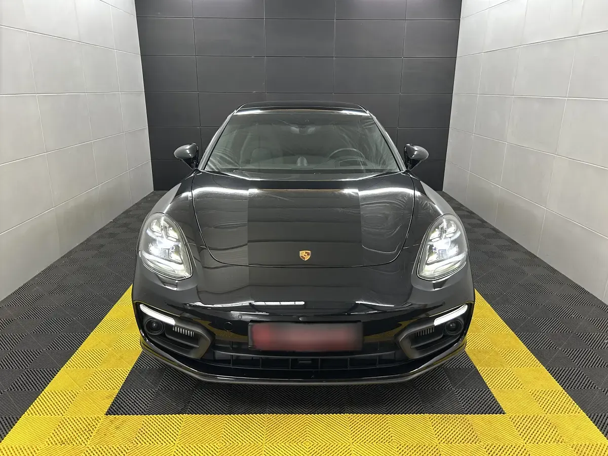 Gebraucht Porsche Panamera Platinum Edition 466 PS (342 kW) 2022 Metallic Kleinwagen
