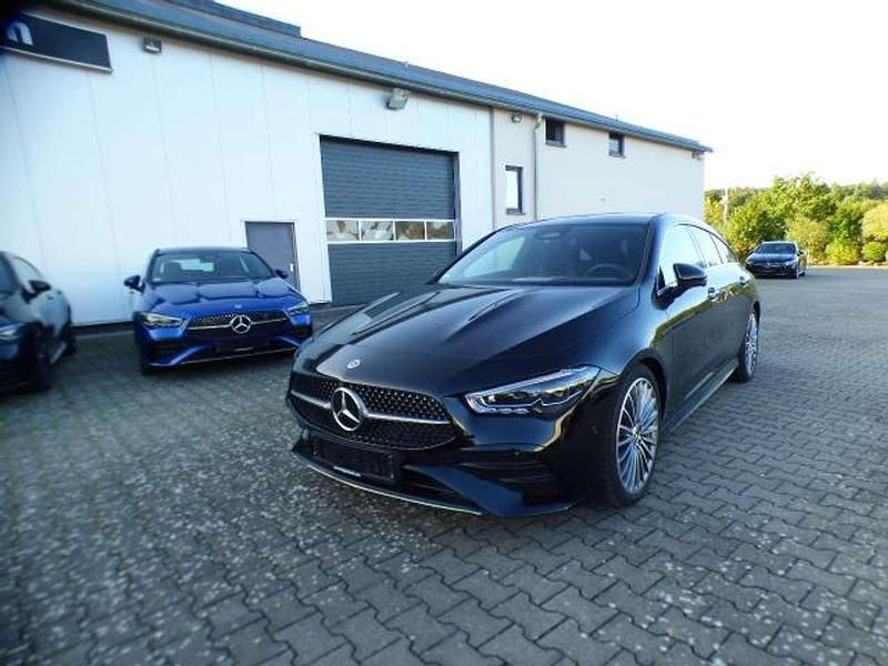 Gebraucht Mercedes CLA200 Shooting Brake AMG 163 PS (119 kW) 2024 696 nachtschwarz Kombi