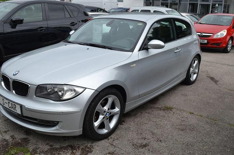 Silber Gebraucht 2007 BMW 118 Advantage Kleinwagen | 4.900 € (Fairer Preis) - Bild 1/4