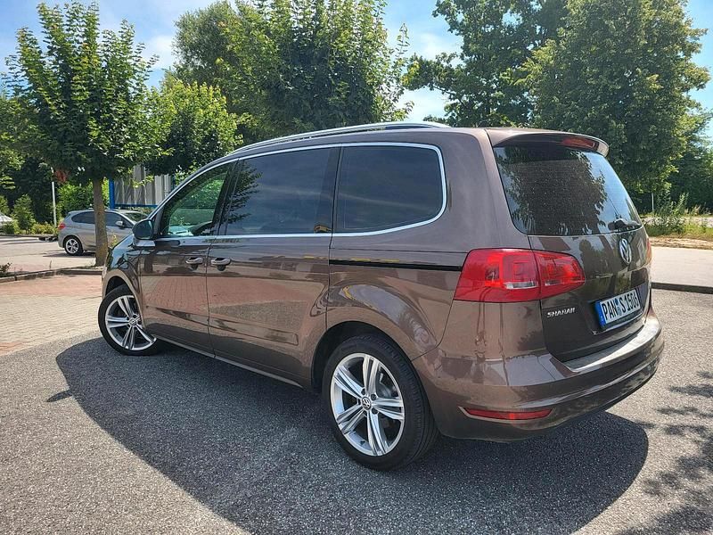 Gebraucht VW Sharan 140 PS (102 kW) 2011 Braun Van / Kleinbus