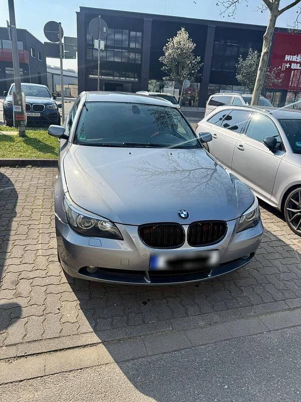 Gebraucht BMW 523 177 PS (130 kW) 2005 Silber Limousine