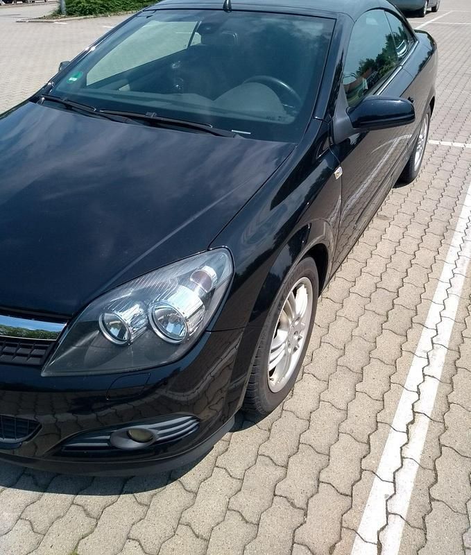 Schwarz Gebraucht 2007 Opel Astra Cabriolet Cabrio | 3.999 € (Etwas zu teuer) - Bild 1/4